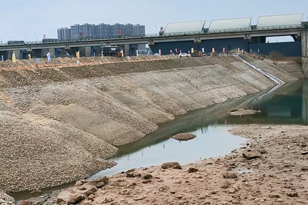 常德市桃源縣圍堰現(xiàn)場PQWT-G50型堤壩管涌檢測儀精準探測